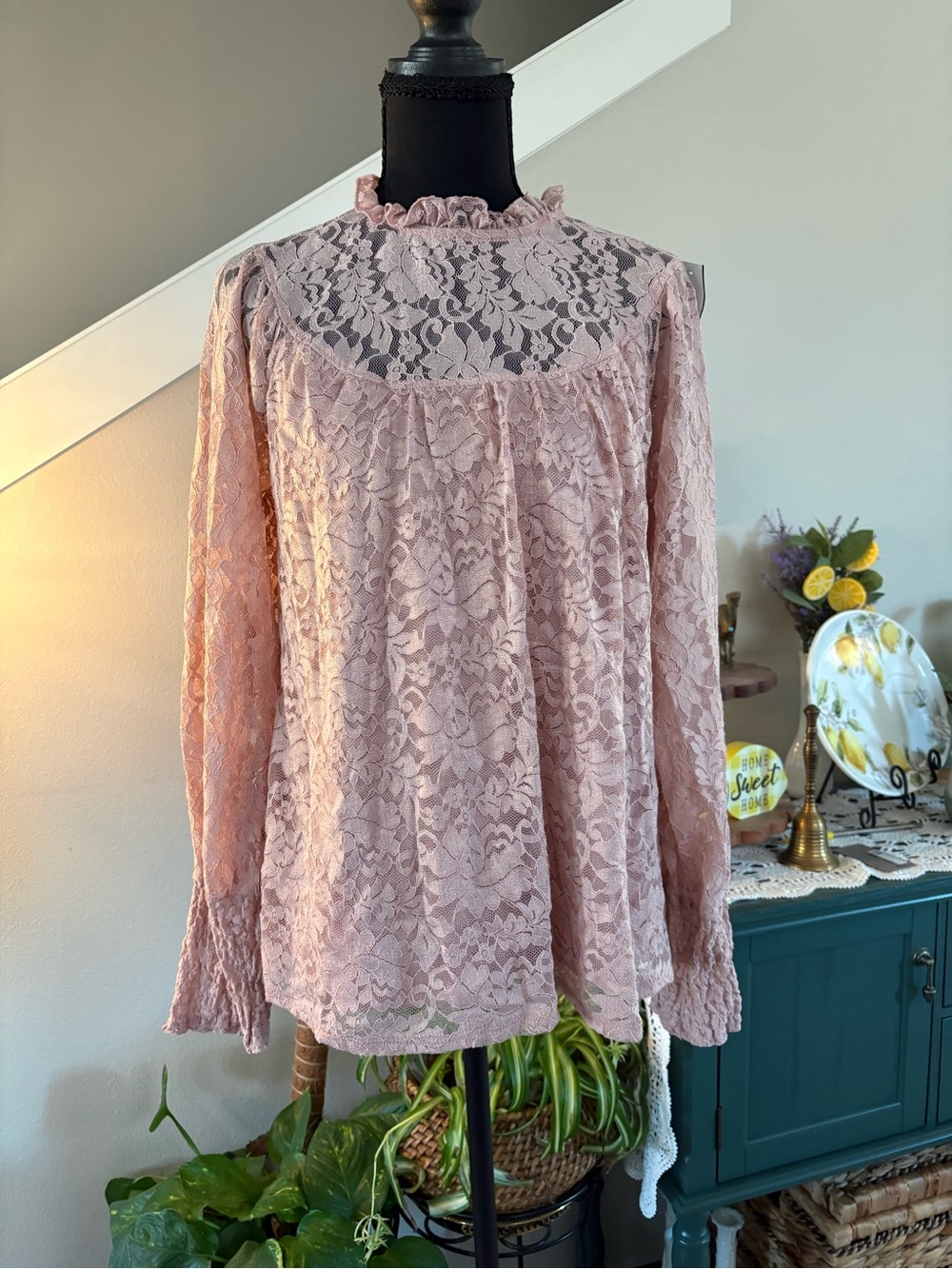 Cable & Gauge Dusty Pink Lace Long-Sleeve Blouse